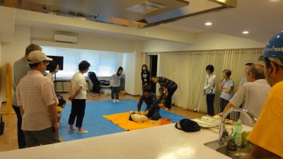 A班AED訓練(9).JPG